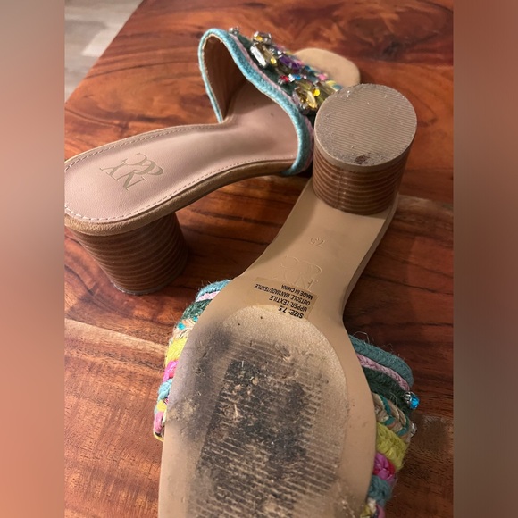 🎉 NY&Co Multi-colored Jeweled Slides - Picture 5 of 5